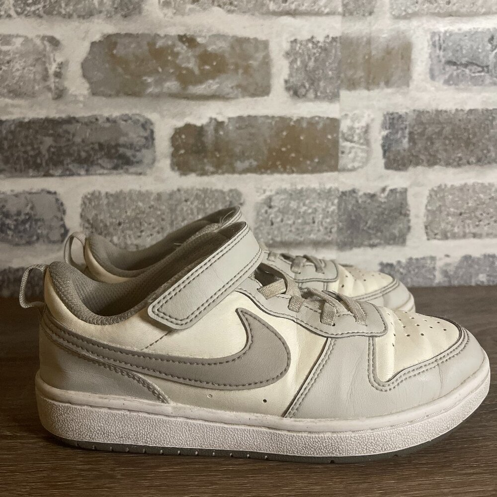 Boy's Nike Court Borough Low 2 – White/Light Smoke Grey (Size 1 Y)